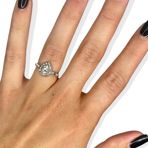 Vintage Silver Teardrop Halo Ring - Picture 1 of 6